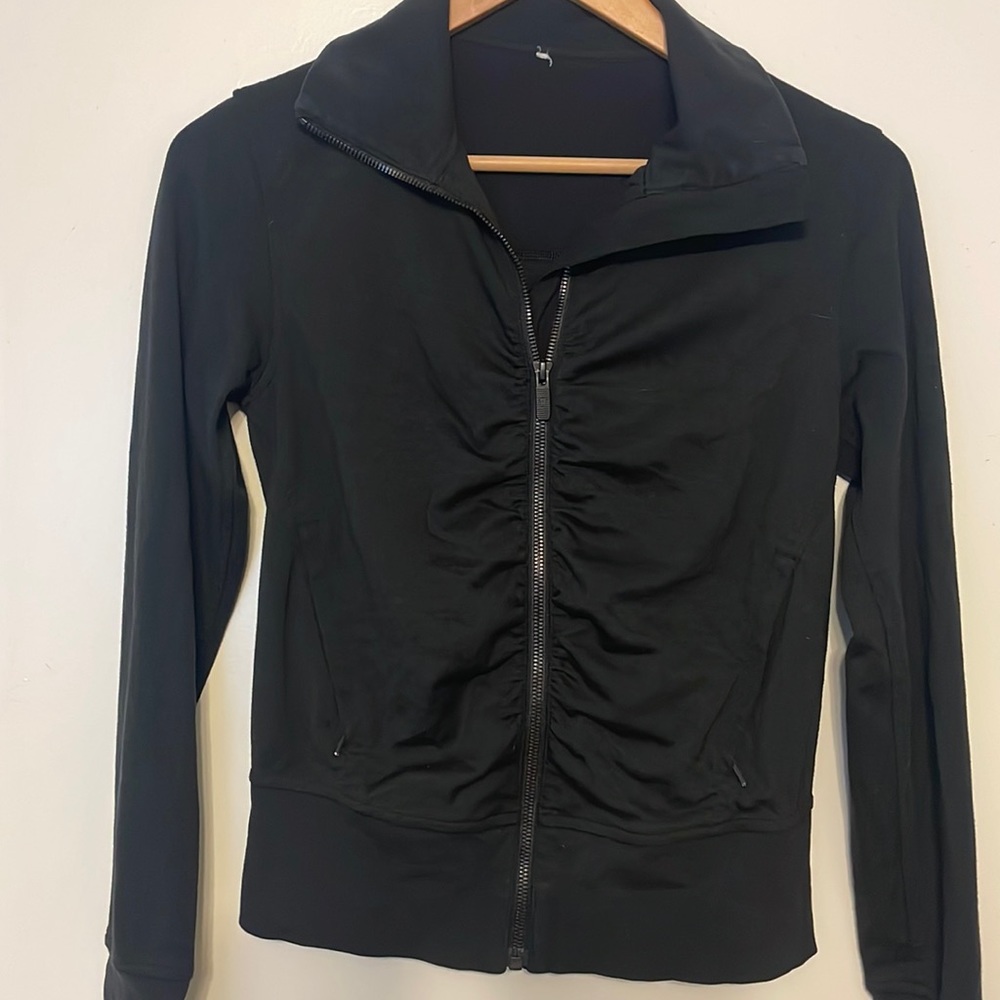 Women’s 6 lululemon jacket